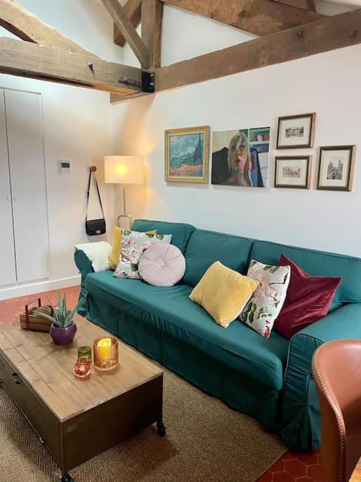 Loft Apartment At Villa Leonie อิแยร์ ภายนอก รูปภาพ
